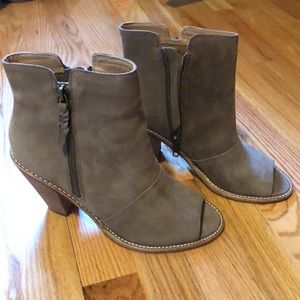Corps combo peep toe booties